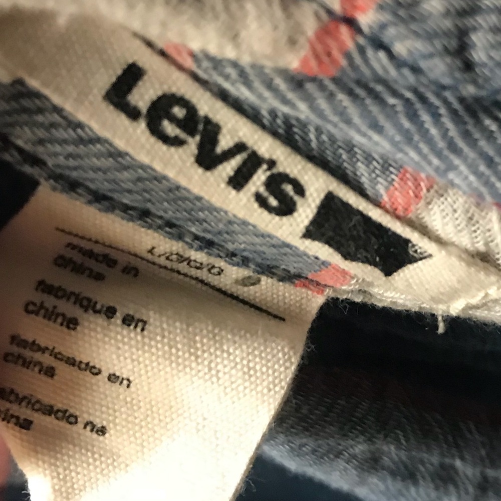 LEVI’S plaid button down